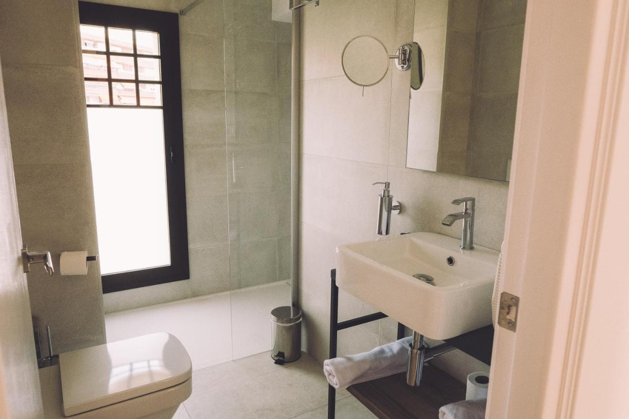 Hotelet Casa Padró Manresa Bagian luar foto