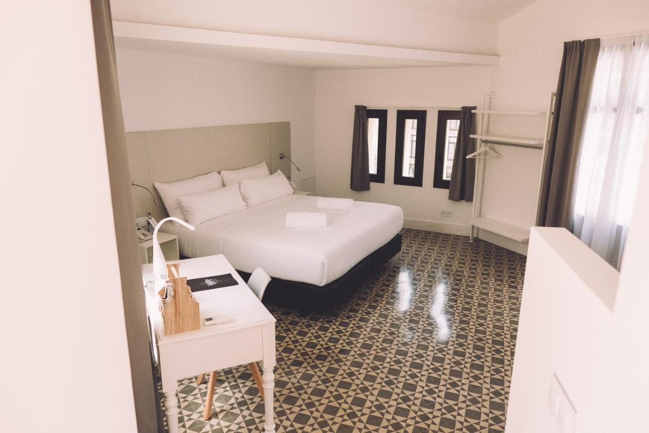 Hotelet Casa Padró Manresa Bagian luar foto