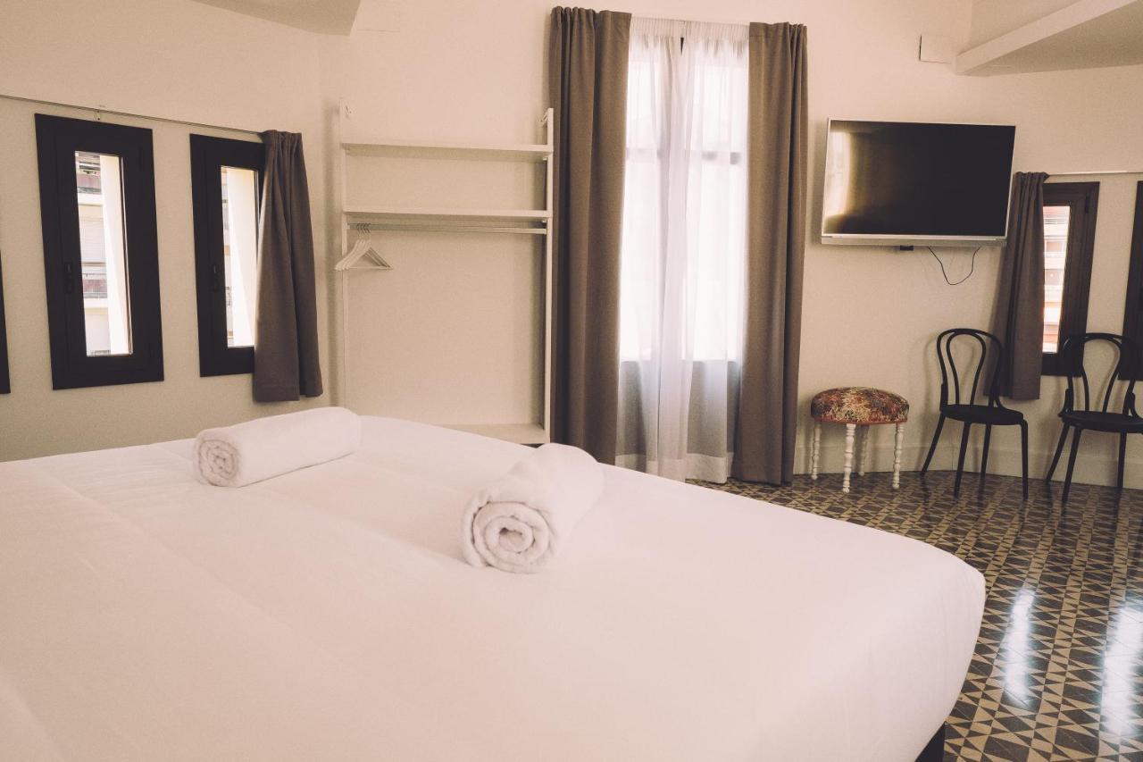 Hotelet Casa Padró Manresa Bagian luar foto