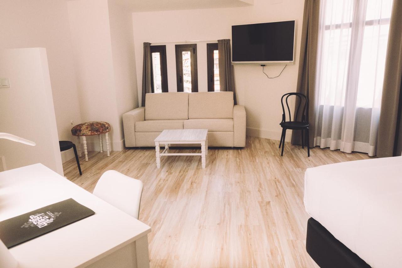 Hotelet Casa Padró Manresa Bagian luar foto