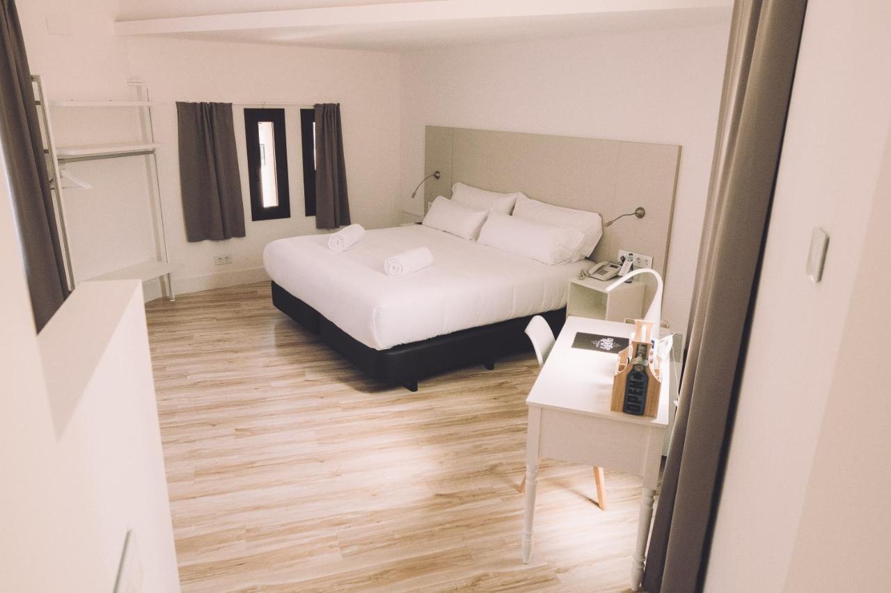 Hotelet Casa Padró Manresa Bagian luar foto